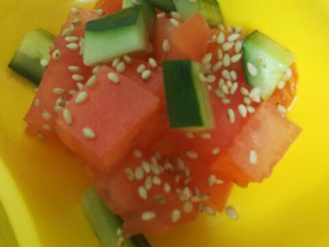 幼児食トマトとキュウリのシンプルサラダ
